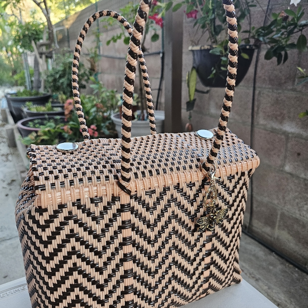 Elegant Chevron Woven Tote - Picture 4 of 16
